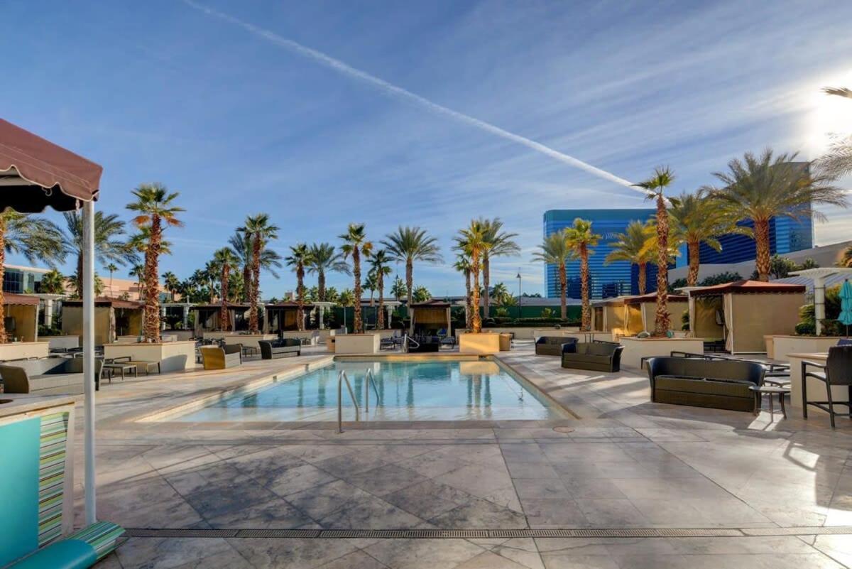 Mgm Signature-33-711 F1 Track & Strip View Balcony Las Vegas Bagian luar foto